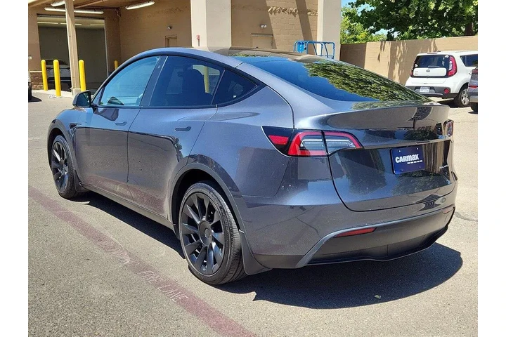 $33998 : Tesla Model Y 2023 AWD Long image 7