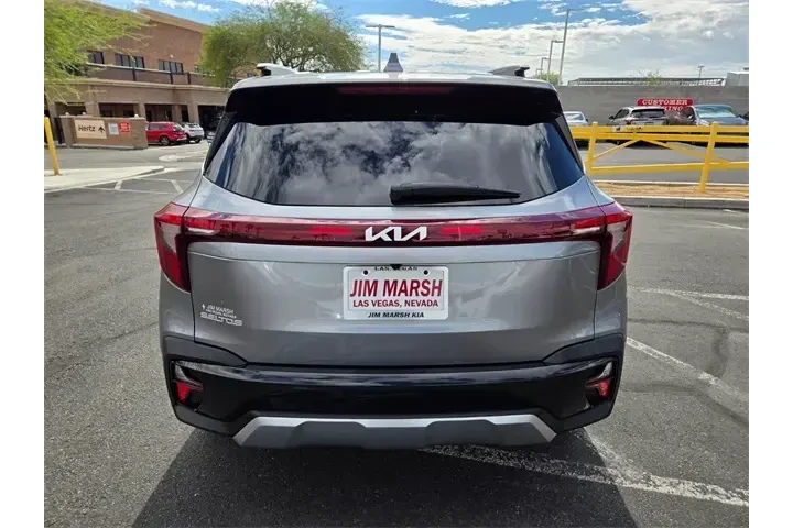 $23520 : Kia Seltos 2024 EX 4dr SUV image 5