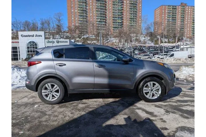 $9795 : Kia Sportage 2019 AWD LX 4dr image 5
