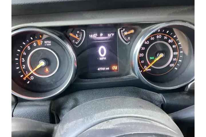 $25945 : Jeep Wrangler Unlimited 2018 image 7