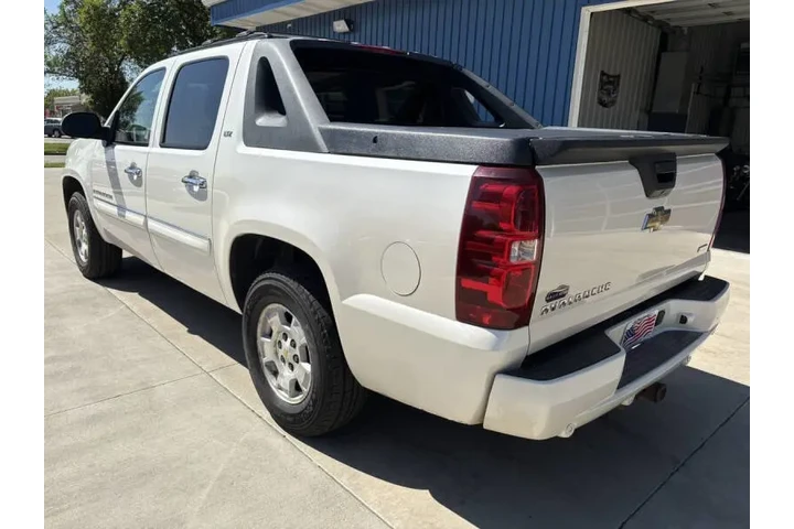 $11990 : 2008 Avalanche LTZ image 9