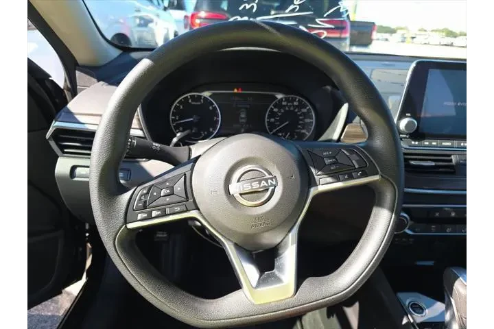 $20699 : Nissan Altima 2024 2.5 SV 4d image 10