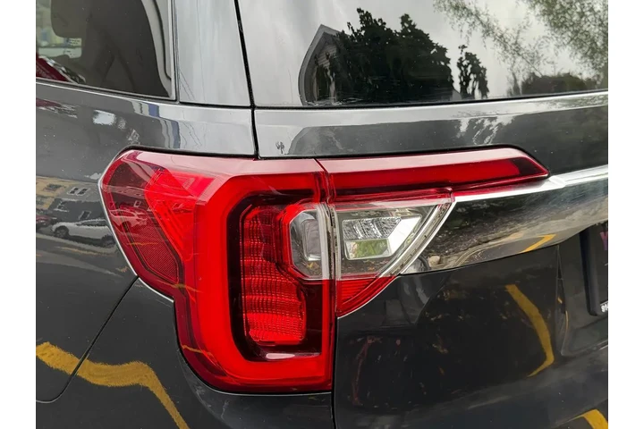 $20995 : 2020 Acadia Denali image 5