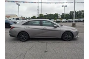 $17144 : Hyundai ELANTRA 2022 SEL 4dr thumbnail