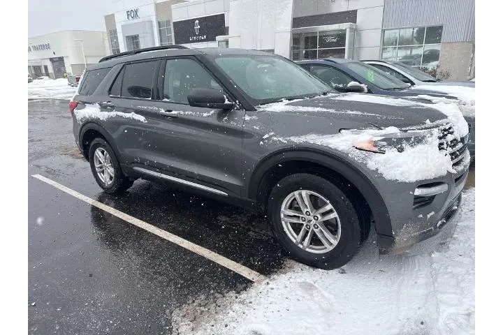 $30104 : Ford Explorer 2023 AWD XLT 4 image 2