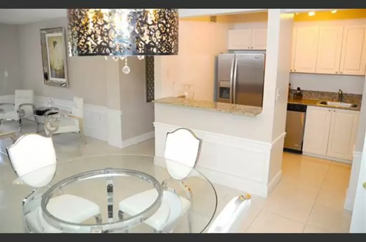 $2300 : North Miami Beach. Aventura image 2