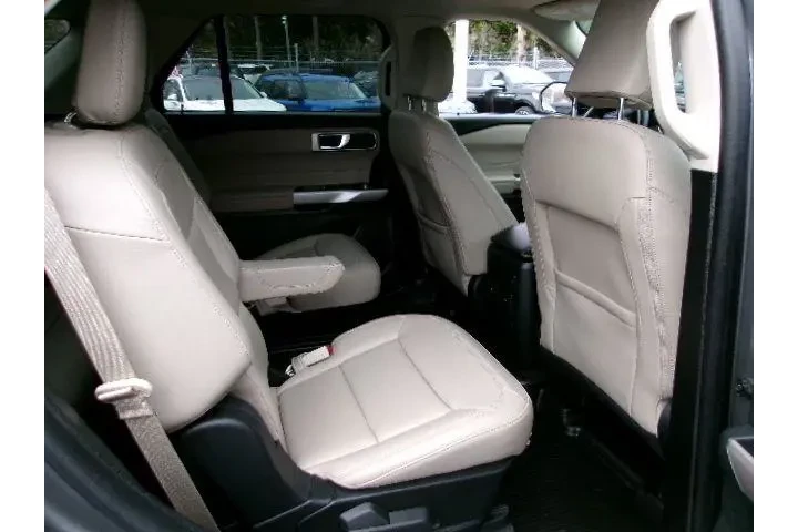 $32979 : Ford Explorer 2023 AWD XLT 4 image 5