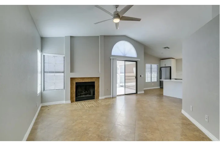 $850 : Lovely home for rent image 4