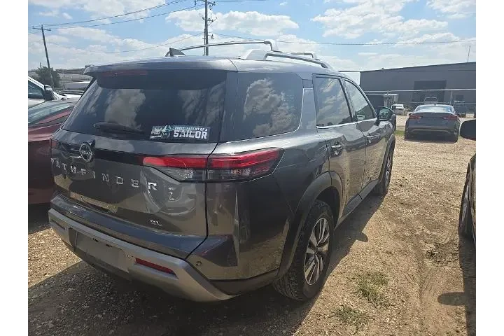 $27805 : Nissan Pathfinder 2023 SL 4d image 3