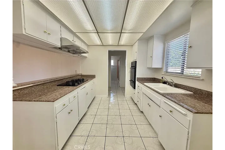 $1900 : CASA! N Sanchez St, Montebello image 2