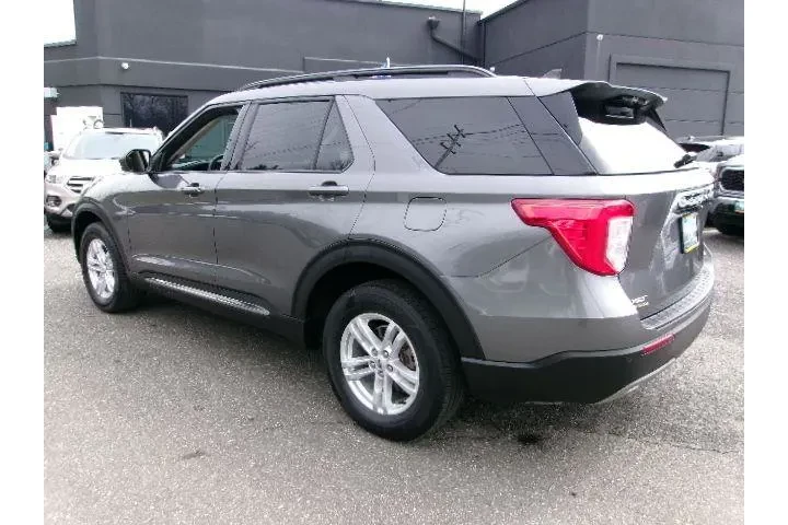 $32979 : Ford Explorer 2023 AWD XLT 4 image 8