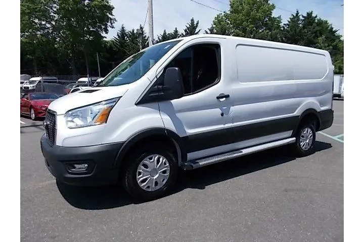 $38996 : Ford Transit 2025 250 3dr SW image 1
