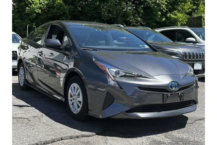 $16885 : Toyota Prius 2017 Two 4dr Ha image 1