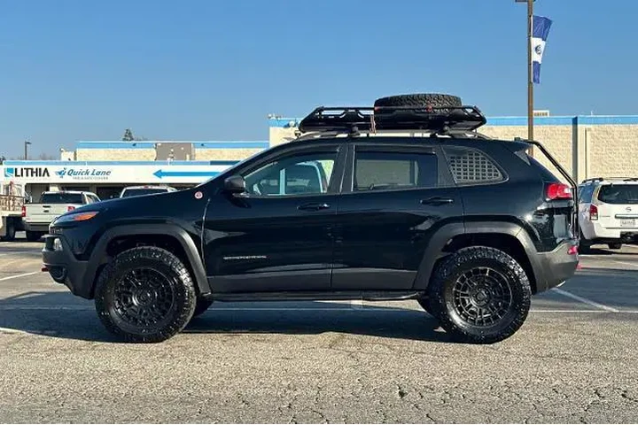$14000 : Jeep Cherokee 2018 4x4 Trail image 5