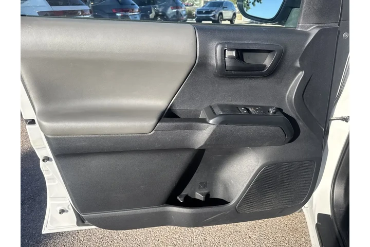 Toyota Tacoma 2020 4x2 SR5 4 image 10