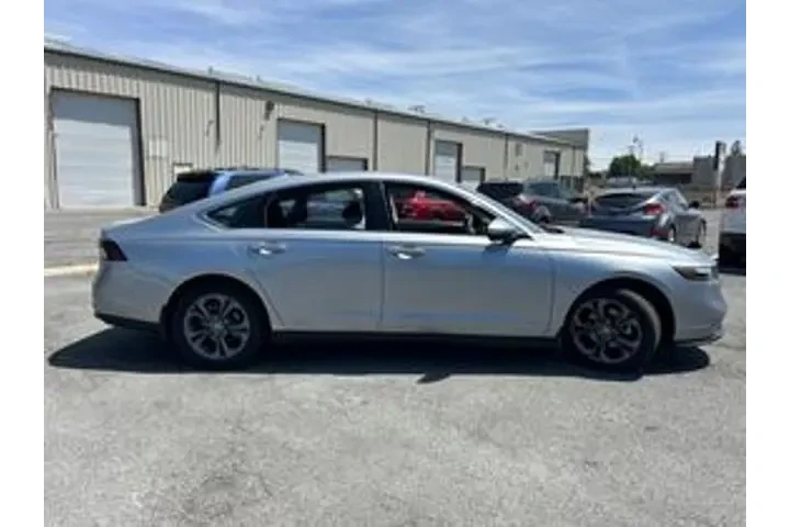 $26500 : Honda Accord 2023 EX 4dr Sed image 4