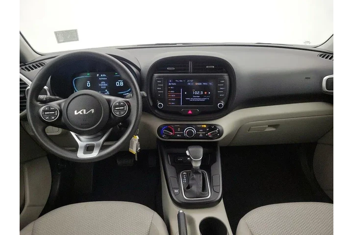 $18998 : Kia Soul 2023 LX 4dr Crossov image 9