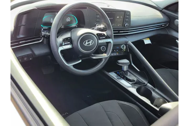 $21456 : Hyundai ELANTRA Hybrid 2025 image 3
