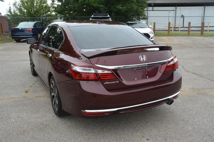 2017 Accord EX-L image 9