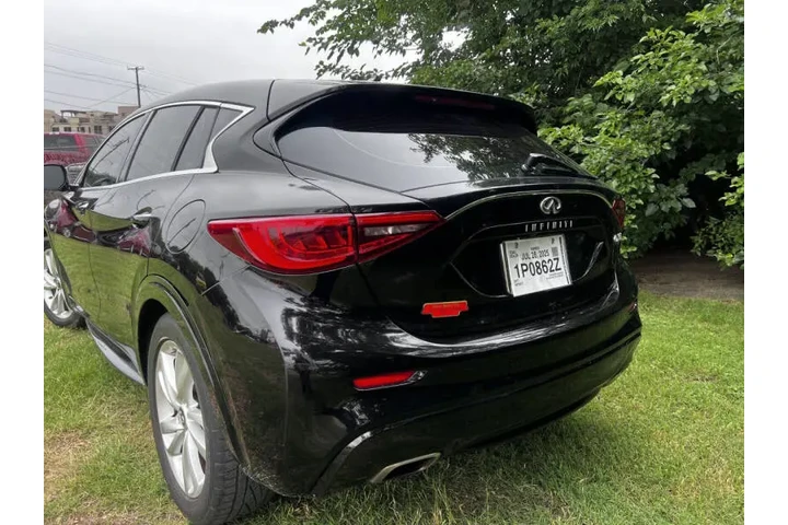 $13995 : 2017 QX30 Sport image 5