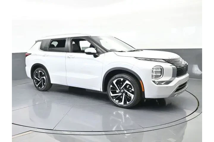 $22699 : Mitsubishi Outlander 2022 SE image 8