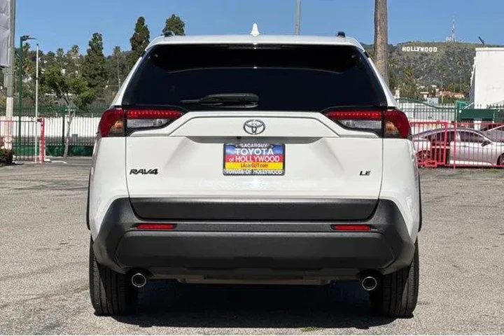 $21556 : Toyota RAV4 2019 LE 4dr SUV image 5