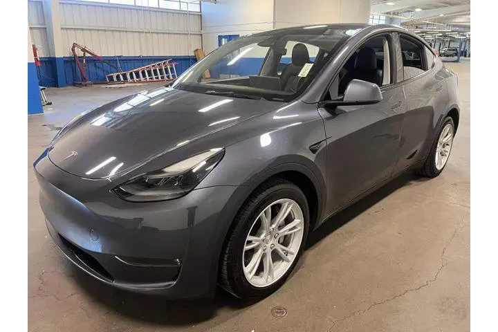 $31943 : Tesla Model Y 2023 AWD Long image 6