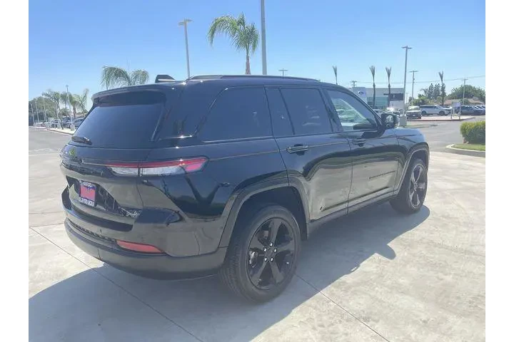 $32888 : Jeep Grand Cherokee 2023 4x4 image 8