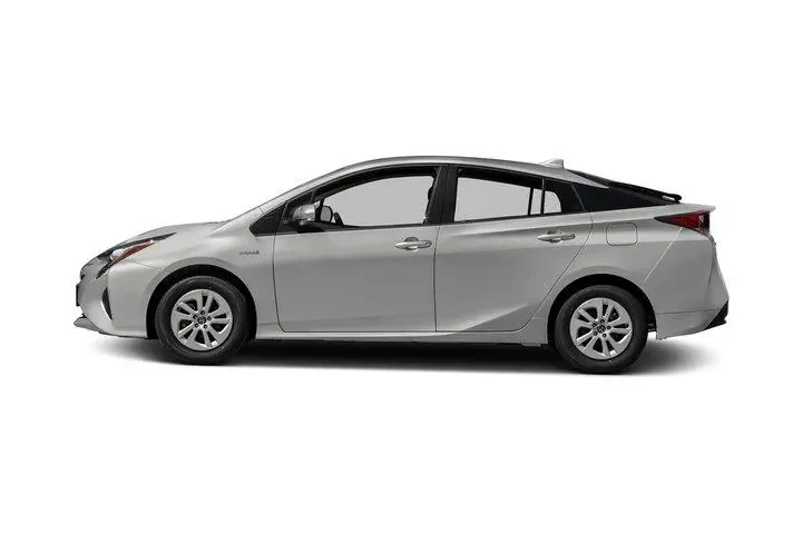 $16995 : Toyota Prius 2016 Four 4dr H image 2