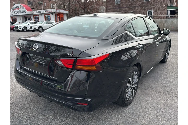 $17490 : Nissan Altima 2023 2.5 SV 4d image 8