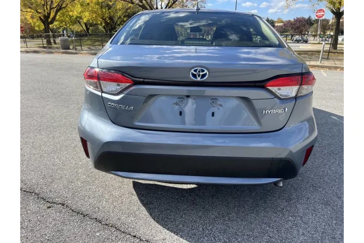 $13900 : 2021 Corolla Hybrid LE image 7