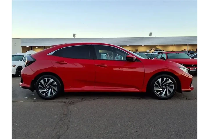 $17969 : Honda Civic 2017 LX 4dr Hatc image 4