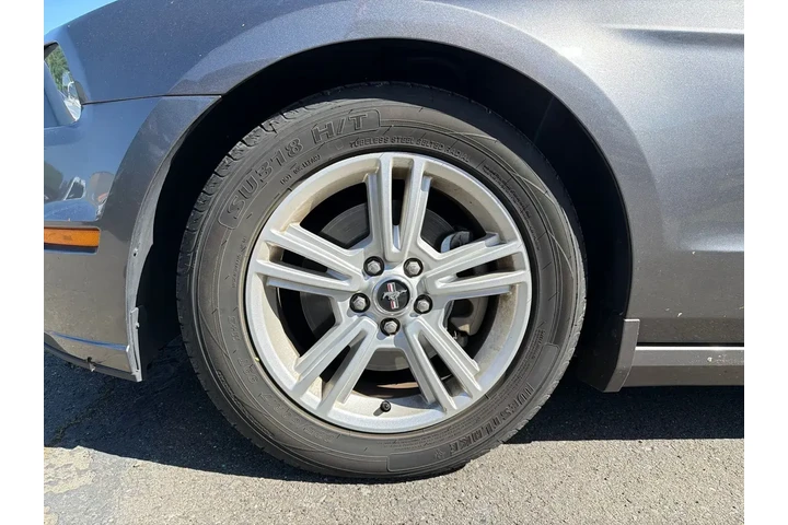 $13000 : Ford Mustang 2013 V6 2dr Fas image 9