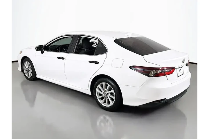 $18399 : Toyota Camry 2022 LE 4dr Sed image 6