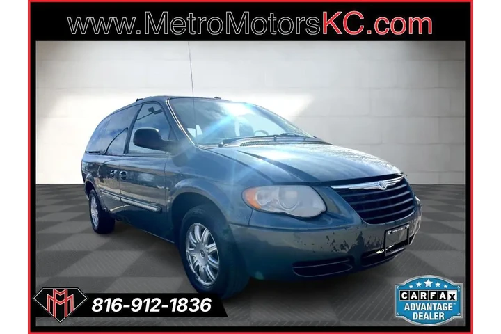 $2777 : 2007 Town & Country LWB 4dr W image 7