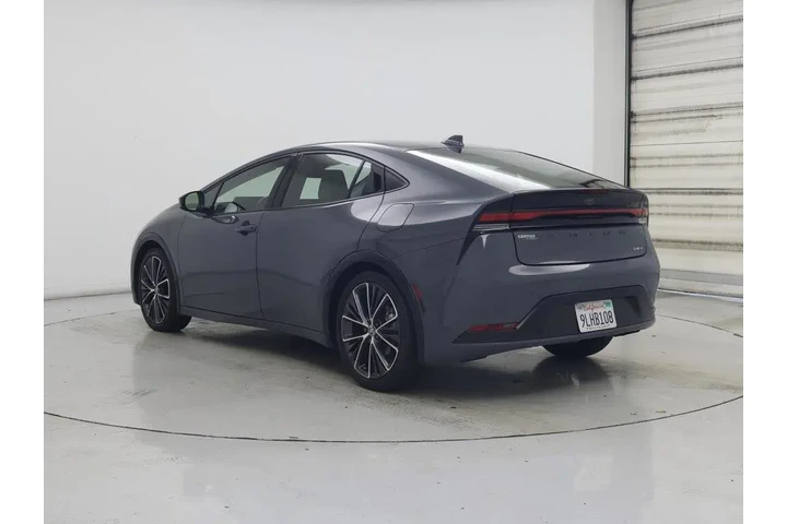 $29998 : Toyota Prius 2024 XLE 4dr Ha image 2