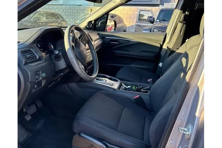 $21800 : Honda Passport 2020 Sport 4d image 7