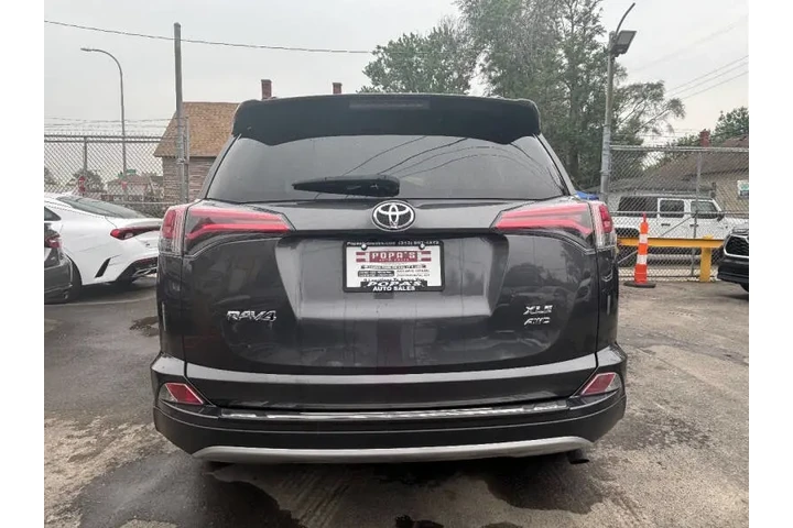 $22995 : 2018 RAV4 XLE image 8