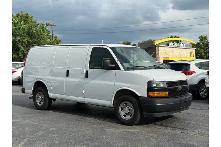 $18995 : 2021 Express 2500 image 5