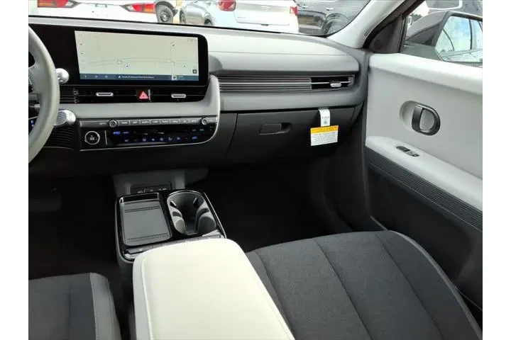 $31538 : Hyundai IONIQ 5 2025 SE 4dr image 9