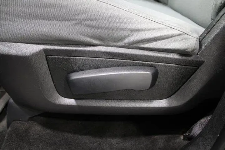 $15982 : Ram 1500 2017 4x4 Express 4d image 4