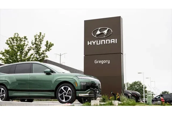 $34960 : Hyundai IONIQ 5 2025 AWD SE image 2