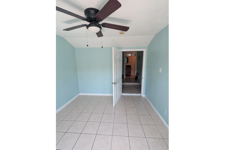 $755 : Cuarto en WHITTIER $755 image 2