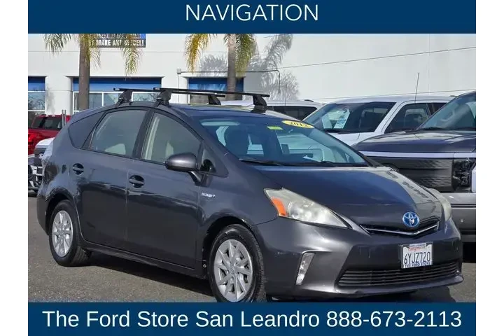 $9027 : Toyota Prius v 2012 Two 4dr image 6
