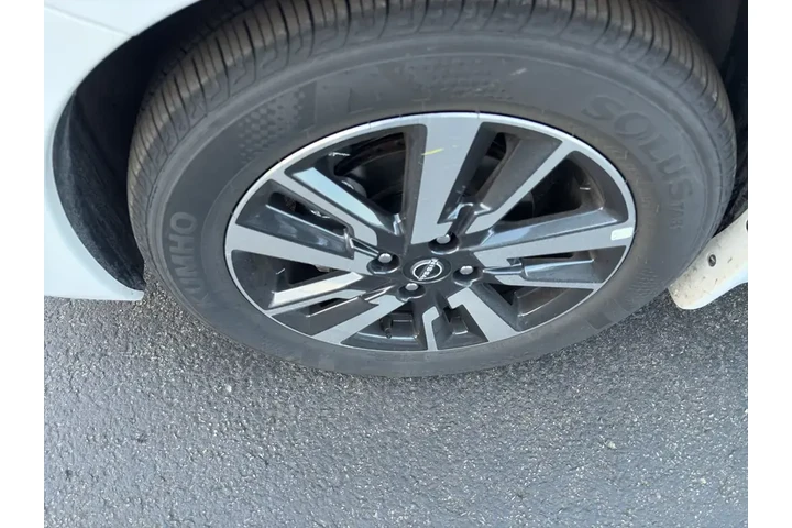 $21995 : Nissan Versa 2025 S 4dr Seda image 4