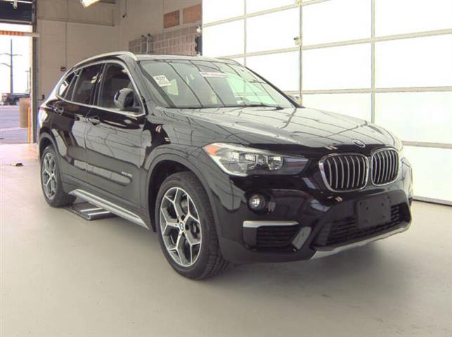 2018 BMW X1 xDrive28i image 3