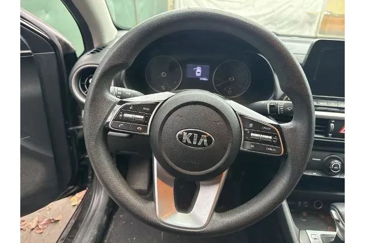 $11000 : Kia Forte 2020 FE 4dr Sedan image 8