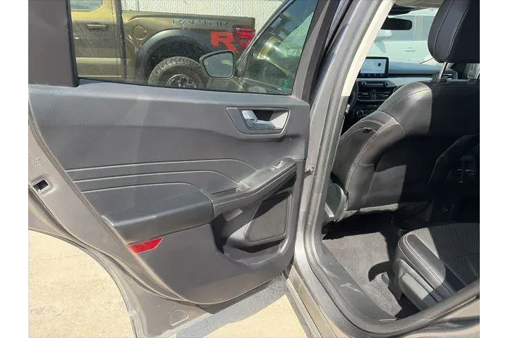 $16800 : Ford Escape 2022 AWD SEL 4dr image 9