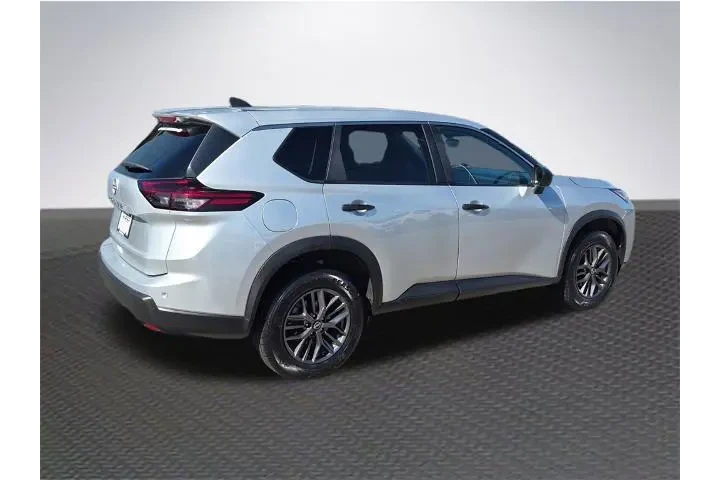 $17288 : Nissan Rogue 2024 S 4dr Cros image 4