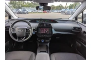$18974 : 2021 Prius LE thumbnail